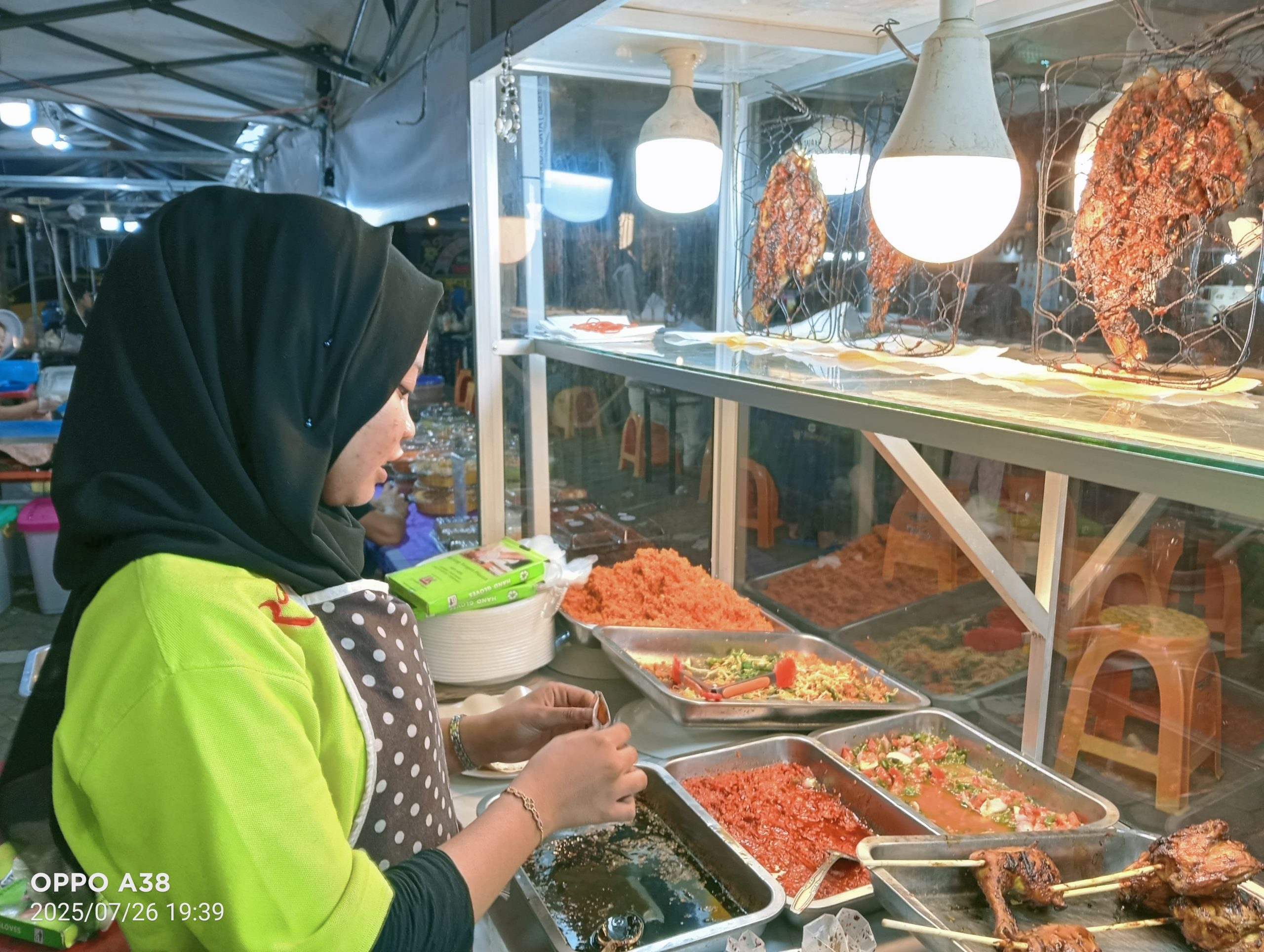 Ayam Bakar Raza Kuliner di De Boer Weekend Market, Laris Manis 1 Kuliner