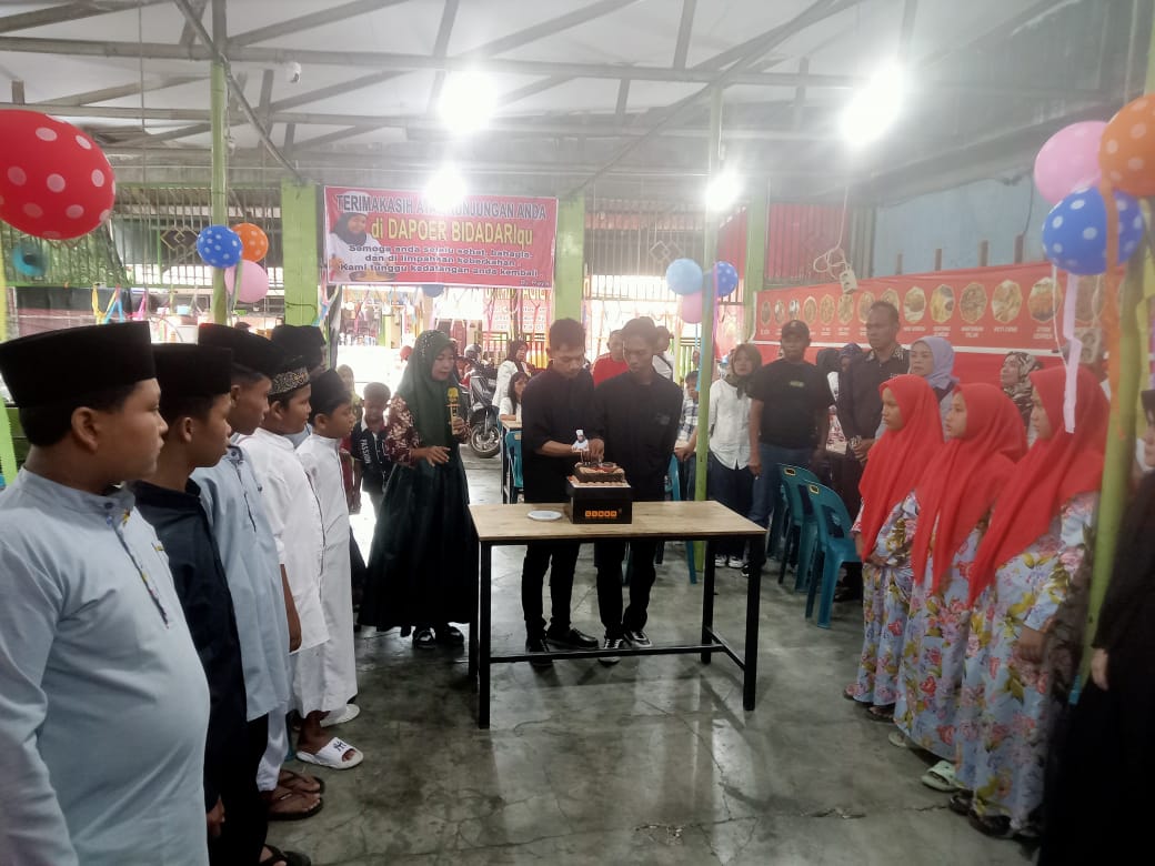 Dapoer Bidadariqu, Warung yang Menghadirkan Keberkahan 2 Berwirausaha