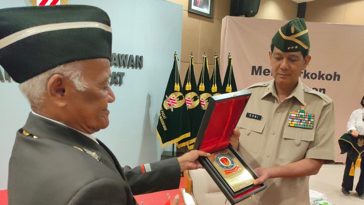 Sepenggal Kisah Dua Veteran Indonesia dan Timor Leste, Dulu Dar-Der-Dor Sekarang Berpelukan 1 Timor