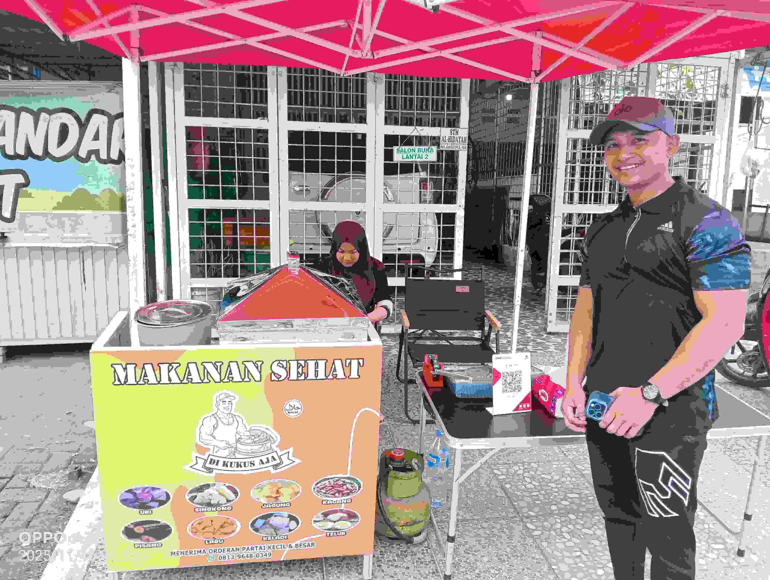 Pedagang Pinggir Jalan, Tawarkan Jajanan Sehat Ala Dikukus 1 Jajanan