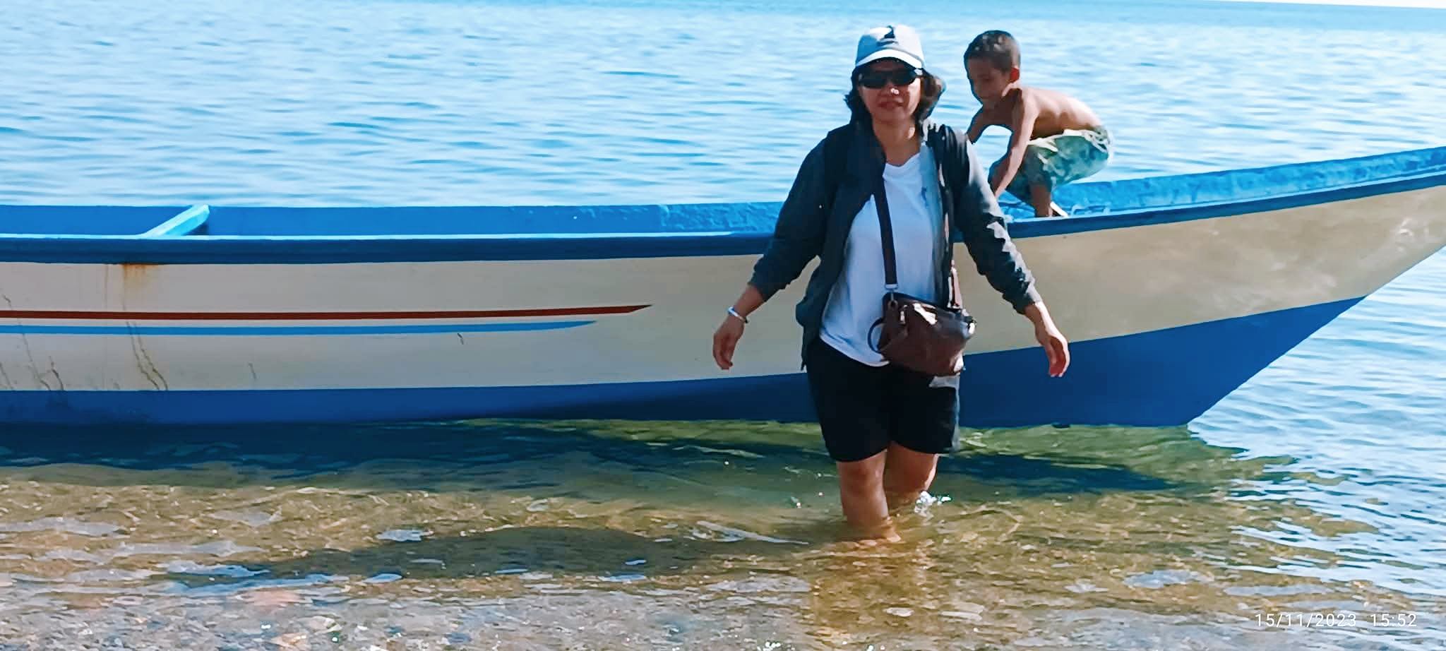 Bu Guru, Melintasi Tiga Provinsi Berlabuh di Leksula 1 Di