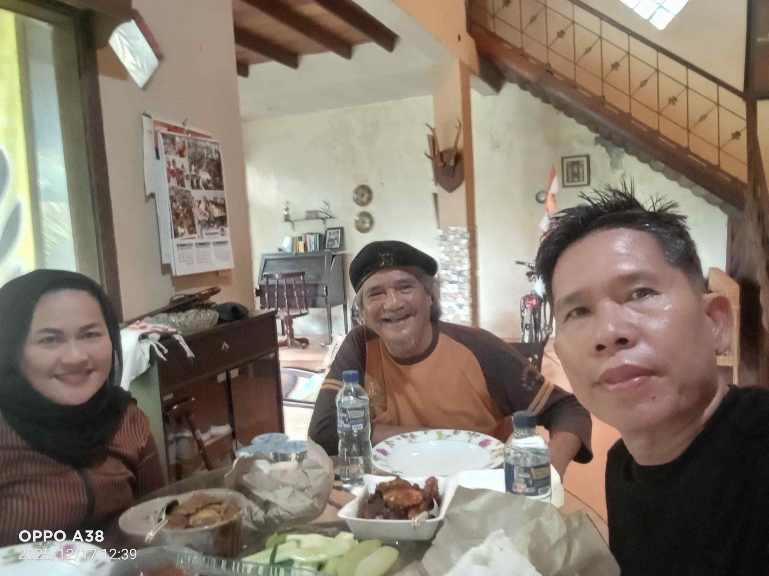 Dosen Legendaris, Babe Kodrat Mengajarkan Arti Hidup 1 Babe