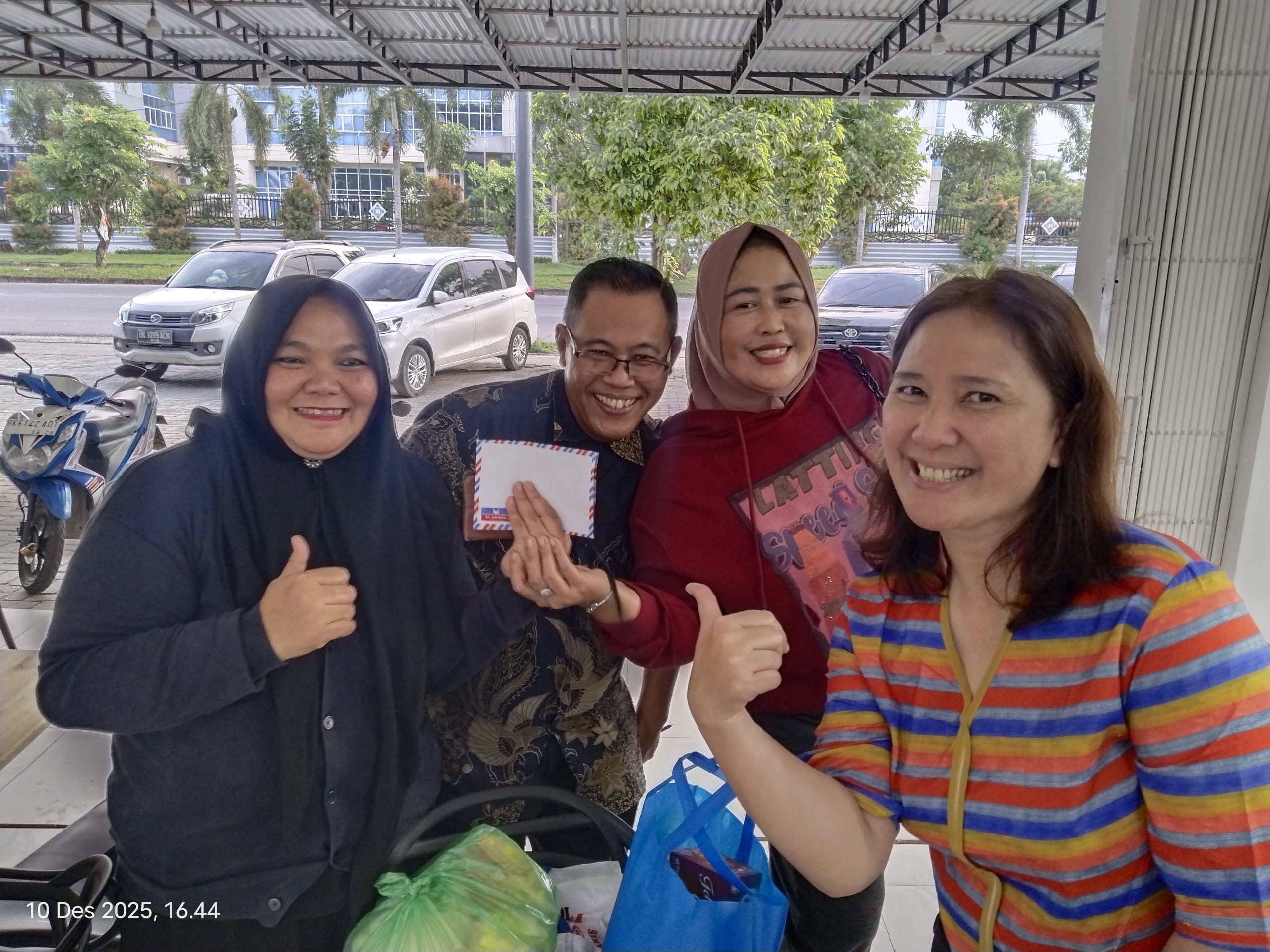 STM Poltekpar Medan Peduli Alumni Terdampak Bencana 3 IMG 20251210 164403 scaled