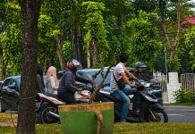Pengendara Motor Tak Jarang Terobos Pulau Lalu Lintas Pulau
