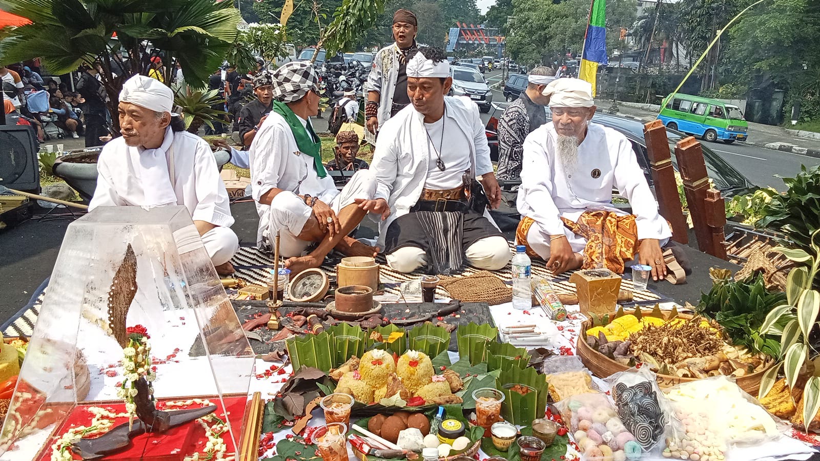 Babakti Tugu Kujang Meriahkan HJB ke-544, Bangkitkan Rasa Cinta Budaya Sunda 3 IMG 20260608 WA0001