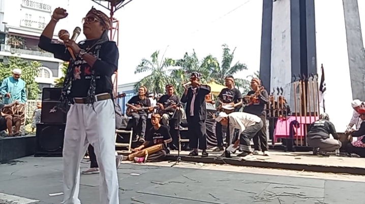 Babakti Tugu Kujang Meriahkan HJB ke-544, Bangkitkan Rasa Cinta Budaya Sunda 4 Tugu