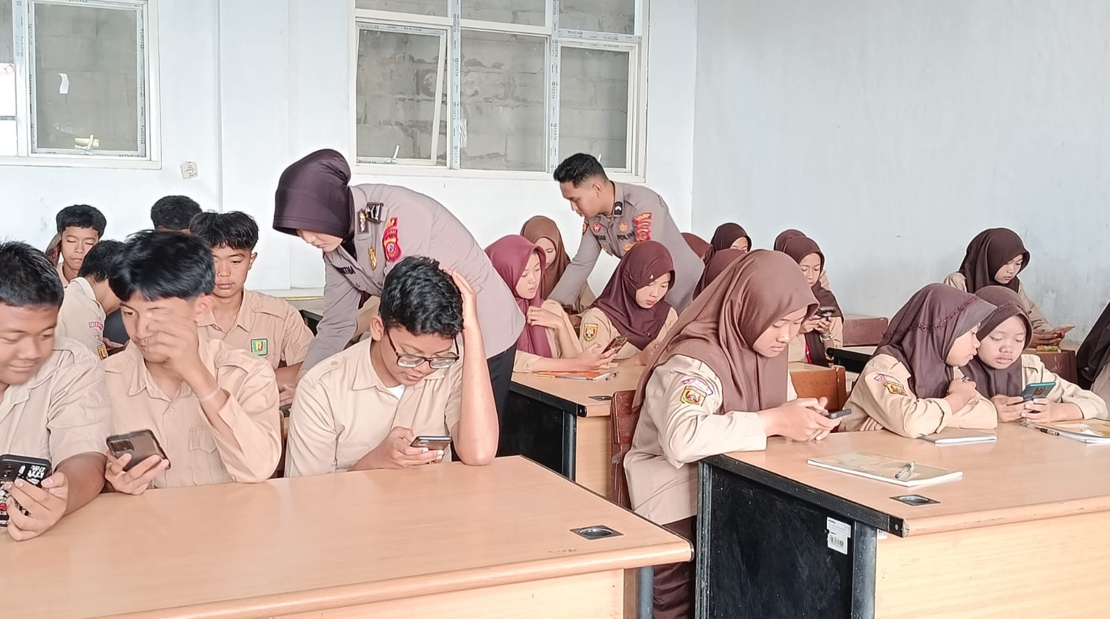 Mabes Polri Melalui Polres Bogor Gelar Pelatihan AI untuk Siswa SMA-SMK Cijeruk 1 Polri