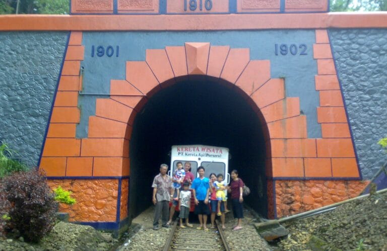 Nostalgia di 7 Destinasi Wisata Sejarah KAI 3 KAI