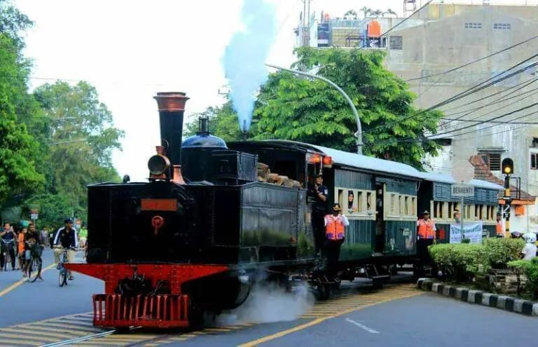 Nostalgia di 7 Destinasi Wisata Sejarah KAI 4 KAI