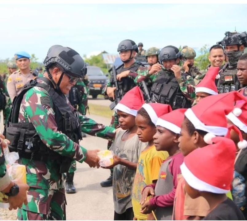 Baret Merah di Hamparan Sawah 3 Sawah