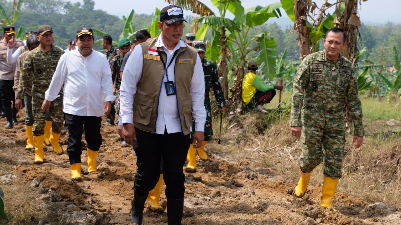 Letjen TNI (Purn.) Dr. Ahmad Rizal Ramdhani, 15 Bulan Memimpin BULOG 2 Letjen