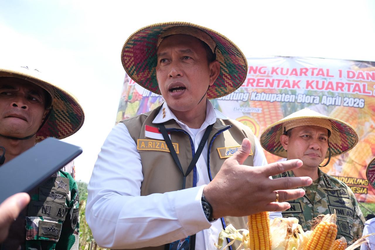 Letjen TNI (Purn.) Dr. Ahmad Rizal Ramdhani, 15 Bulan Memimpin BULOG 4 Letjen