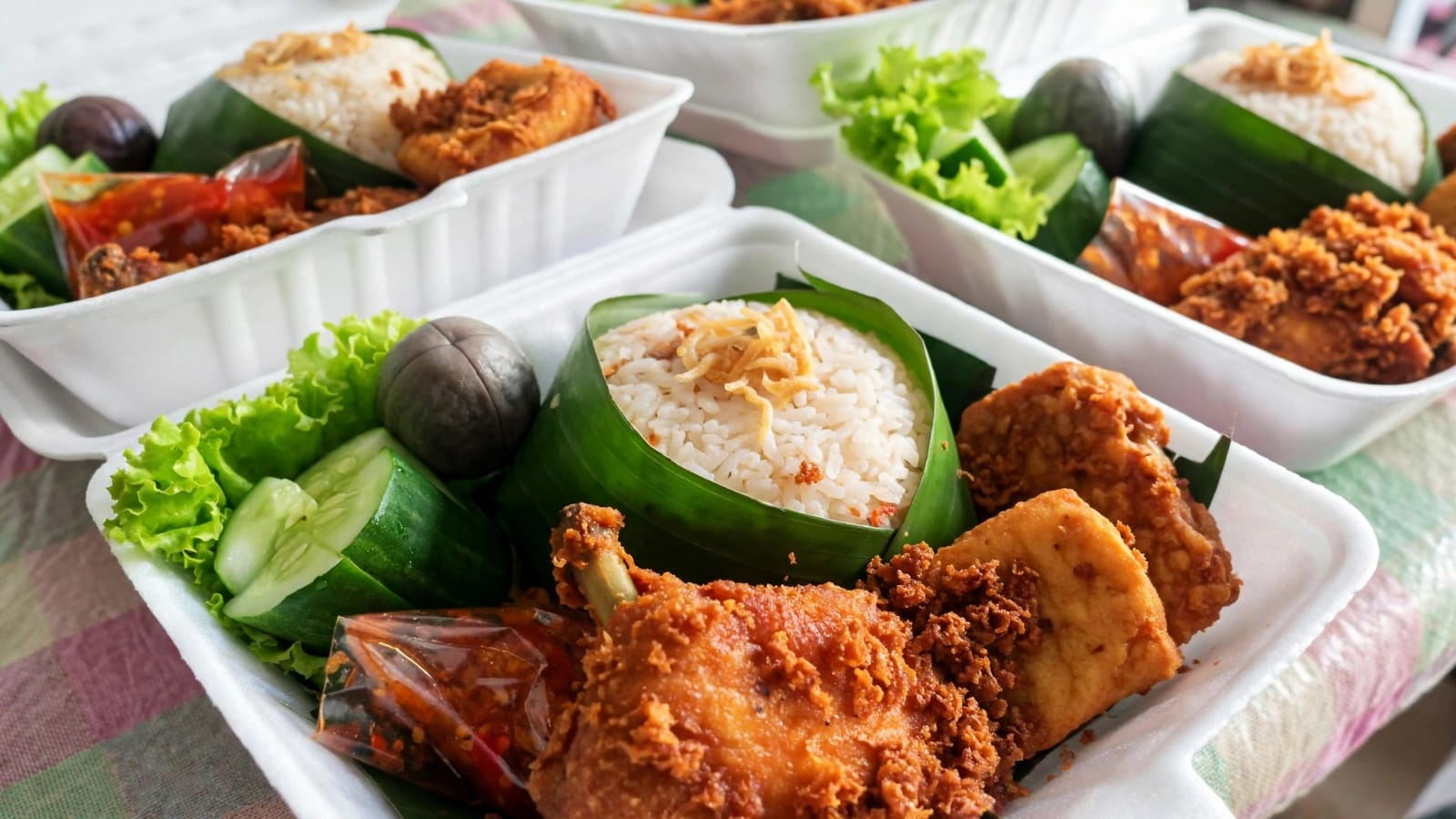 Dari Dapur Rumah, Desy Olah Bolen dan Nasi Kebuli 5 Dapur